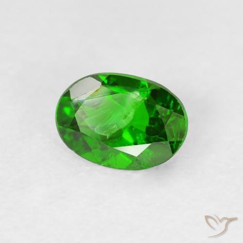 Diopside Chrome Vert foncé naturelle ovale, 0.82 ct, VS-SI