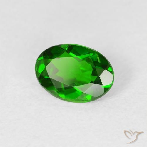 Diopside Chrome Vert forêt clair naturelle ovale, 0.65 ct, VS