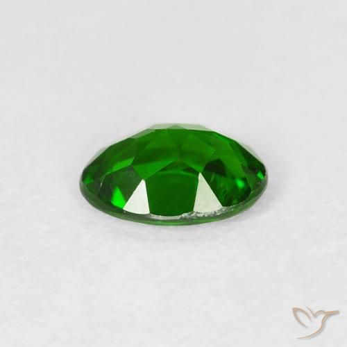 Diopside Chrome Vert forêt clair naturelle ovale, 0.65 ct, VS