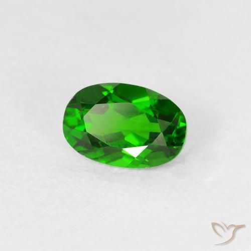 Diopside Chrome Vert forêt clair naturelle ovale, 0.59 ct, VS