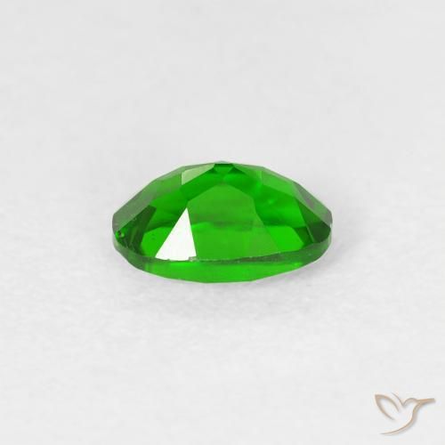 Diopside Chrome Vert forêt clair naturelle ovale, 0.59 ct, VS