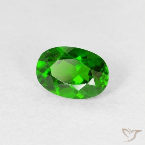 Diopside Chrome Vert foncé naturelle ovale, 0.57 ct, VS