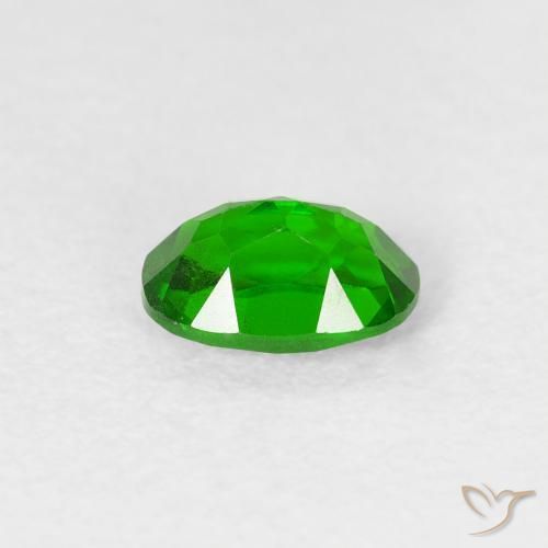 Diopside Chrome Vert foncé naturelle ovale, 0.57 ct, VS