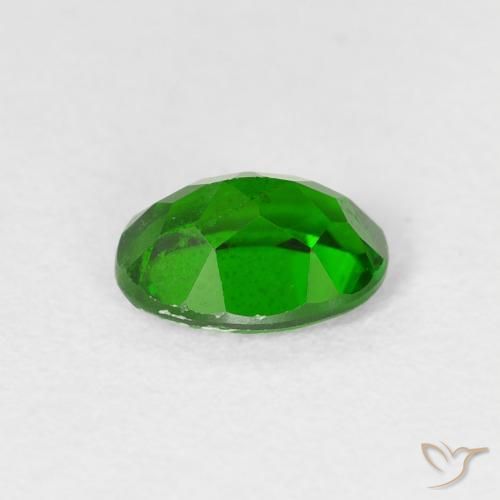 Diopside Chrome Vert forêt clair naturelle ovale, 0.90 ct, VS