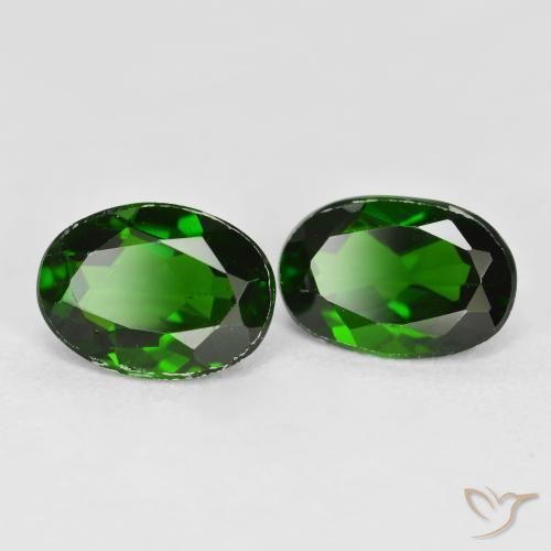 Shop natural 1.70ct Forêt verte Diopside Chrome gems, ovale, from Russie at GemSelect. In stock, global shipping!