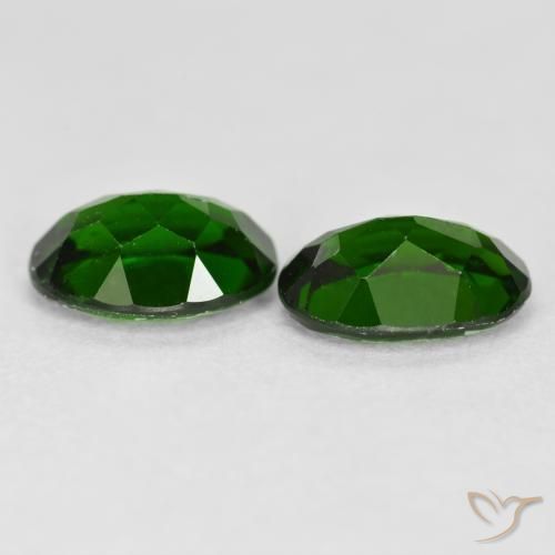 Shop natural 1.70ct Forêt verte Diopside Chrome gems, ovale, from Russie at GemSelect. In stock, global shipping!