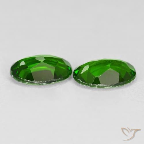 Shop natural 1.35ct Vert forêt clair Diopside Chrome gems, ovale, from Russie at GemSelect. In stock, global shipping!