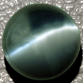 Chrysoberyl cat's eye vert naturelle coupe ovale, 4,08 ct, translucide