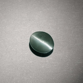 Chrysoberyl cat's eye vert naturelle coupe ovale, 0,80 ct, translucide