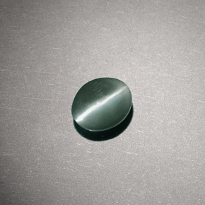 Chrysoberyl cat's eye vert naturelle coupe ovale, 0,80 ct, translucide