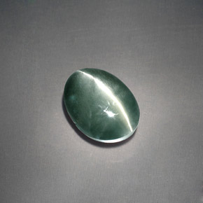 Chrysoberyl cat's eye vert naturelle coupe ovale, 3,05 ct, opaque