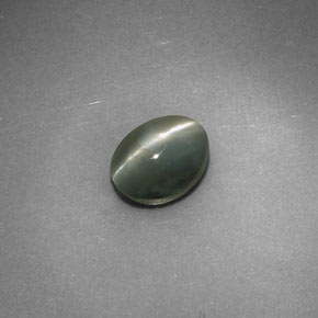 Chrysoberyl cat's eye vert naturelle coupe ovale, 0,98 ct, opaque