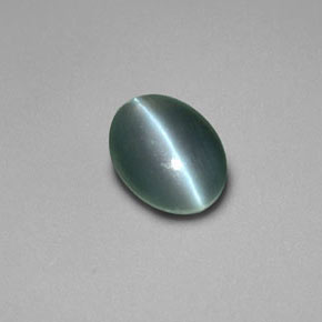 Oeil de Chat Chrysobéryl Vert naturelle Coupe ovale, 0.69 ct, Opaque
