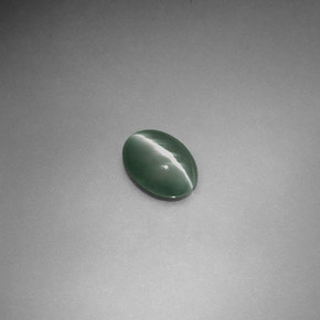Chrysoberyl cat's eye vert naturelle coupe ovale, 0,55 ct, translucide