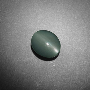 Chrysoberyl cat's eye vert naturelle coupe ovale, 0,98 ct, opaque