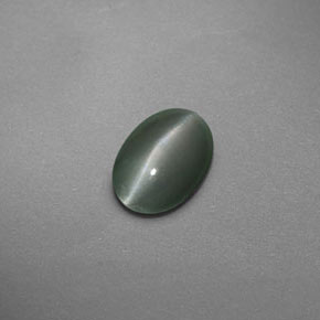 Chrysoberyl cat's eye vert naturelle coupe ovale, 0,59 ct, translucide