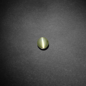 Chrysoberyl cat's eye vert naturelle transparent, 0,66 ct, transparent / translucide