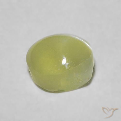Oeil de Chat Chrysobéryl Vert jaunâtre naturelle ovale, 0.54 ct, Transparent