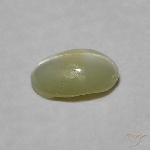 Oeil de Chat Chrysobéryl Vert jaunâtre naturelle ovale, 0.23 ct, Translucide
