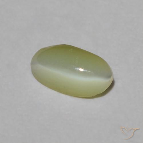 Oeil de Chat Chrysobéryl Vert jaunâtre naturelle ovale, 0.31 ct, Translucide
