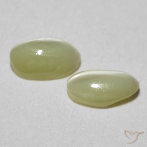Shop natural 0.55ct Jaune clair Oeil de Chat Chrysobéryl gems, ovale, from Sri Lanka at GemSelect. In stock, global shipping!