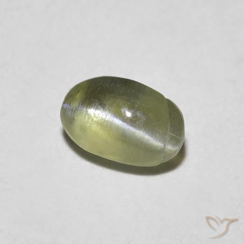 Oeil de Chat Chrysobéryl Medium Dark-Green naturelle ovale, 0.55 ct, Translucide
