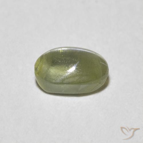 Oeil de Chat Chrysobéryl Medium Dark-Green naturelle ovale, 0.55 ct, Translucide