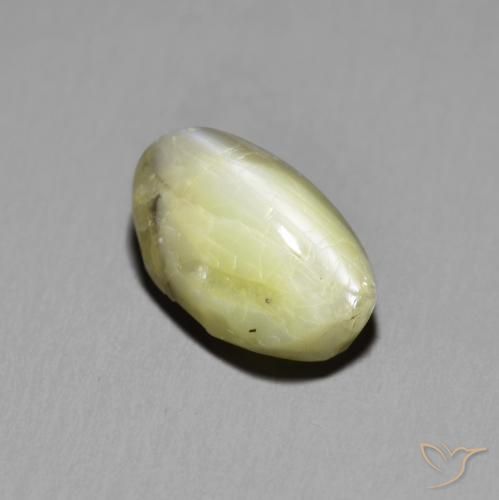 Oeil de Chat Chrysobéryl Jaune moyen naturelle ovale, 2.67 ct, Translucide