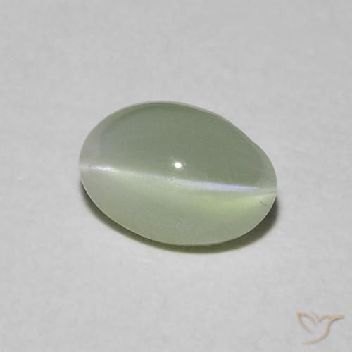 Chrysoberyl cat's eye vert naturelle coupe ovale, 0,90 ct, translucide
