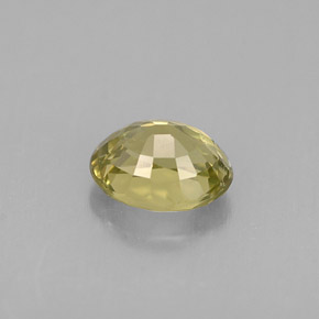 Chrysobéryl Vert Doré naturelle Coupe ovale, 0.65 ct, VVS-VS