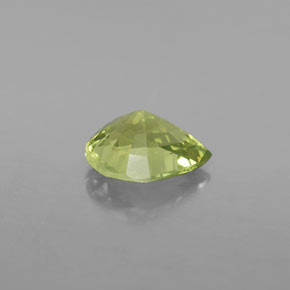 Chrysobéryl Vert Doré naturelle En forme de poire, 1.30 ct, VVS-VS