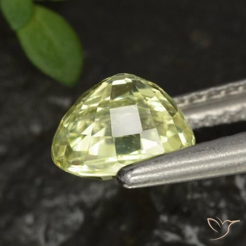 Chrysobéryl Vert jaunâtre naturelle ovale, 1.16 ct, VS-SI