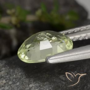 Chrysobéryl Vert clair naturelle ovale, 1.17 ct, VVS-VS