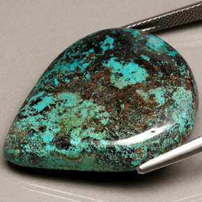 Chrysocolle multicolore naturelle en forme de poire, 43,81 ct, opaque