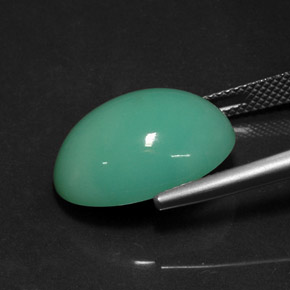 Chrysoprase vert naturelle coupe ovale, 13,08 ct, opaque