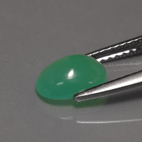 Chrysoprase vert naturelle coupe ovale, 1,15 ct, translucide