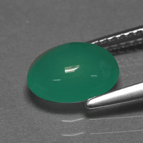Chrysoprase vert naturelle coupe ovale, 1,67 ct, translucide