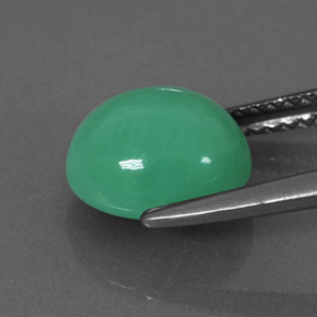 Chrysoprase vert naturelle coupe ovale, 2,70 ct, opaque