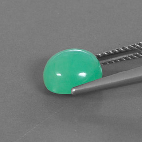 Chrysoprase vert naturelle coupe ovale, 2,83 ct, opaque