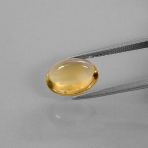 Citrine or naturelle coupe ovale, 2,43 ct, transparent