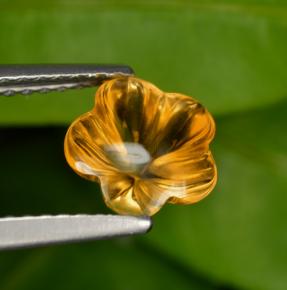 Citrine orange naturelle taille fleur, 1,24 ct, transparent