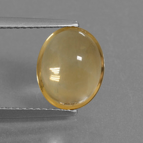 Citrine or naturelle coupe ovale, 2,65 ct, transparent