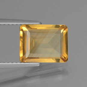 Citrine Jaune doré naturelle Taille émeraude, 2.50 ct, VS