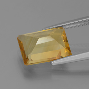 Citrine Jaune doré naturelle Taille émeraude, 2.50 ct, VS