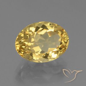 Citrine Doré moyen naturelle ovale, 4.40 ct, VVS