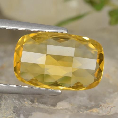 Citrine jaune naturelle coupe coussin, 3,64 ct, VVS