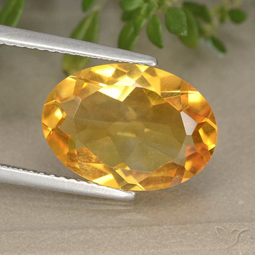 Citrine Doré-orange foncé naturelle ovale, 4.68 ct, VVS-VS