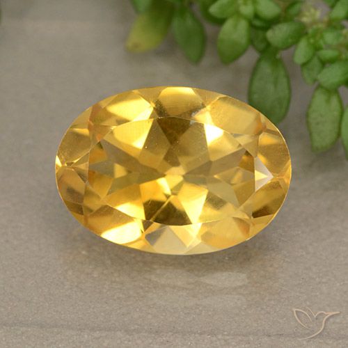 Citrine Doré vif naturelle ovale, 5.11 ct, VVS-VS