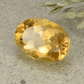 Citrine Doré moyen-léger naturelle ovale, 5.73 ct, VVS-VS