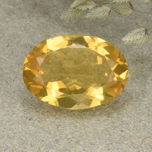 Citrine Doré moyen-léger naturelle ovale, 4.68 ct, VVS-VS